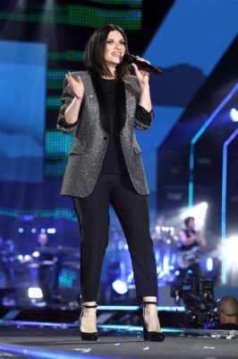  Laura Pausini'nin İstanbul Konseri: İtalyan Şarkının Sihri ve Yüzlerce El Feneri!